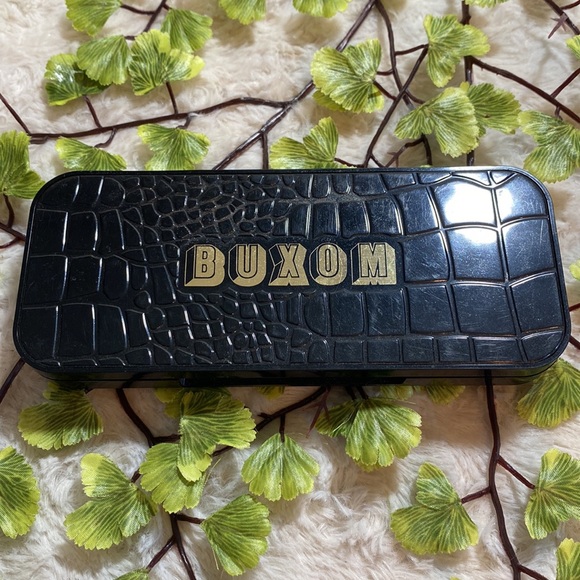 Random eyeshadow pallets - Picture 5 of 12